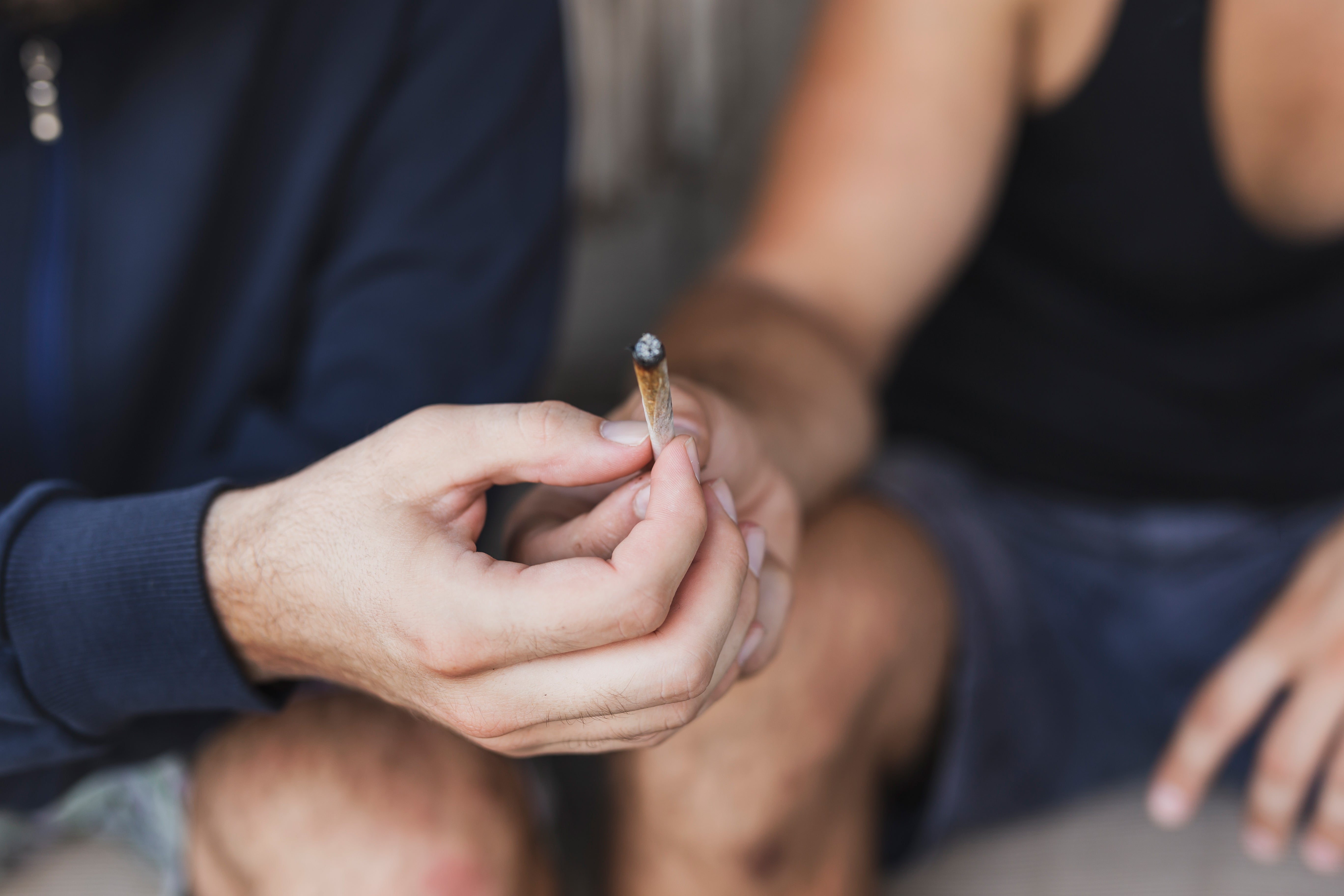 Tips for Slow-Burning Rolling Papers to Master Extended Sessions